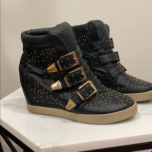 Steve Madden studded black wedge sneakers sz 6.5